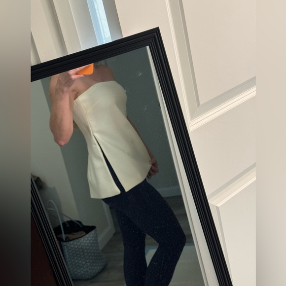 These Three Boutique Linen Ivory Strapless Top Medium - Picture 13 of 14